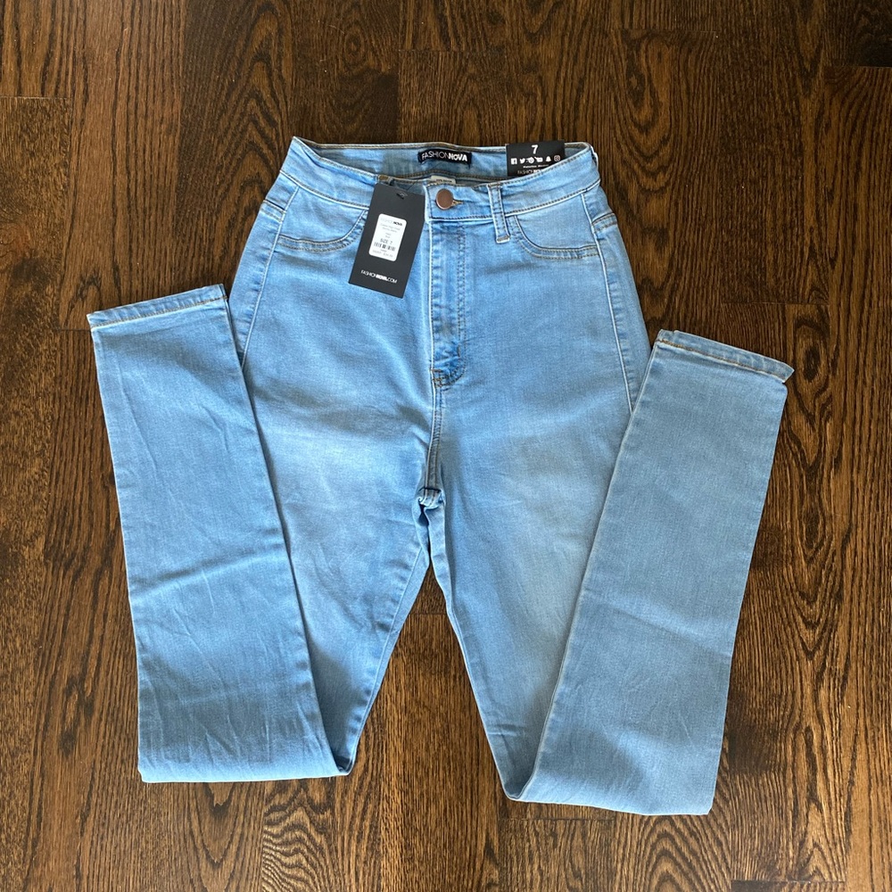 Light Wash Highwasited Skinny Jeans